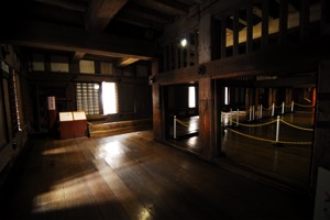 http:  www.taishimizu.com pictures himeji castle himeji castle basement empty nikon d200 tokina 11 16 thumb.jpg